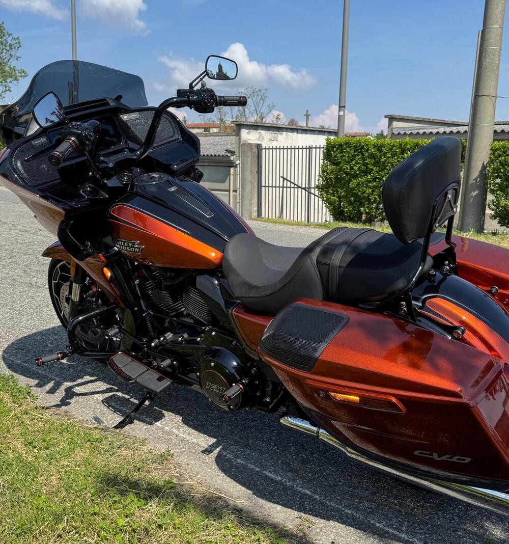Harley-Davidson CVO Road Glide (2023) (4)