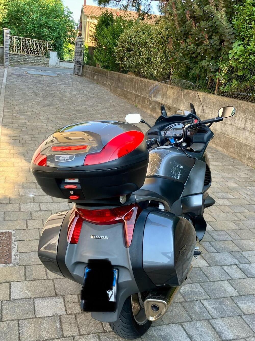 Honda Deauville 700 ABS (4)