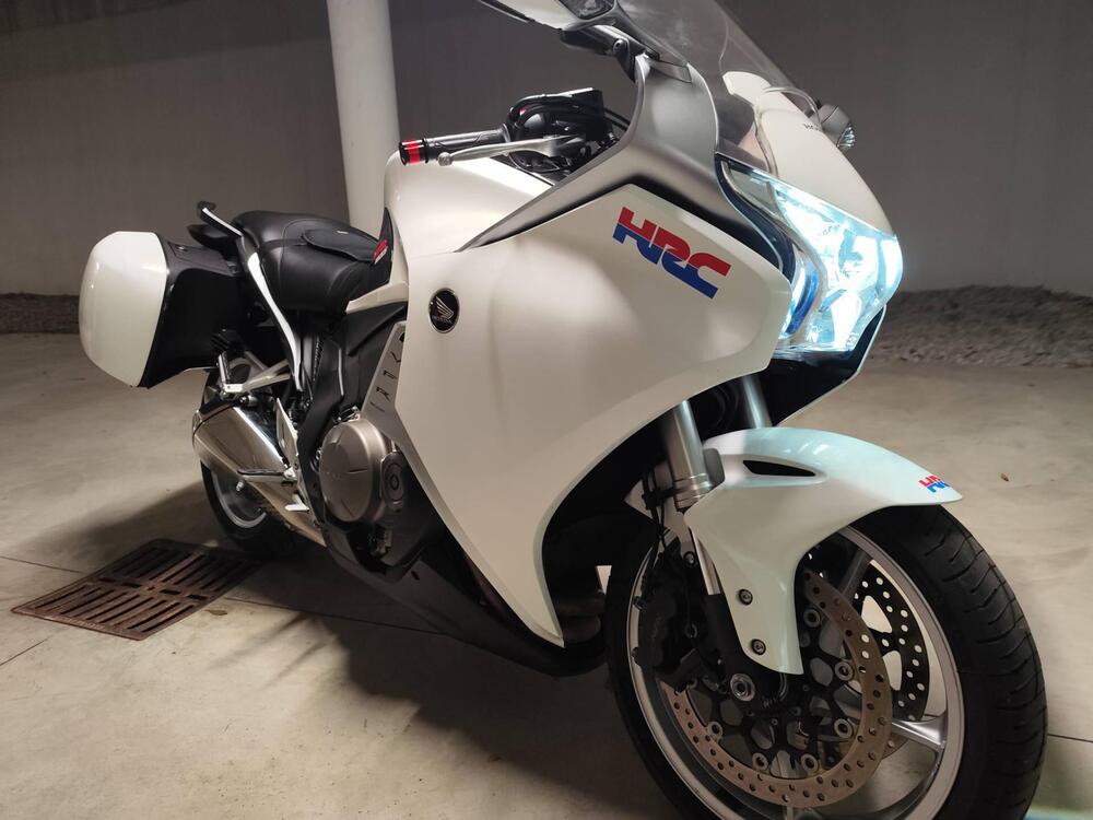 Honda VFR 1200 F ABS (2009 - 16) (3)