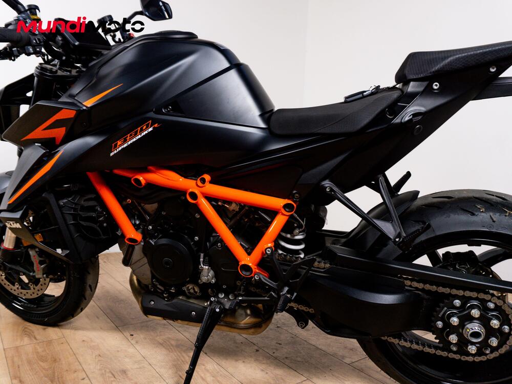 KTM 1390 Super Duke R EVO (2024 - 26) (10)