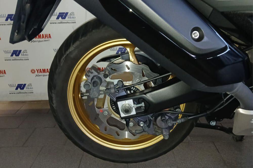 Yamaha T-Max 560 Tech Max (2021) (4)