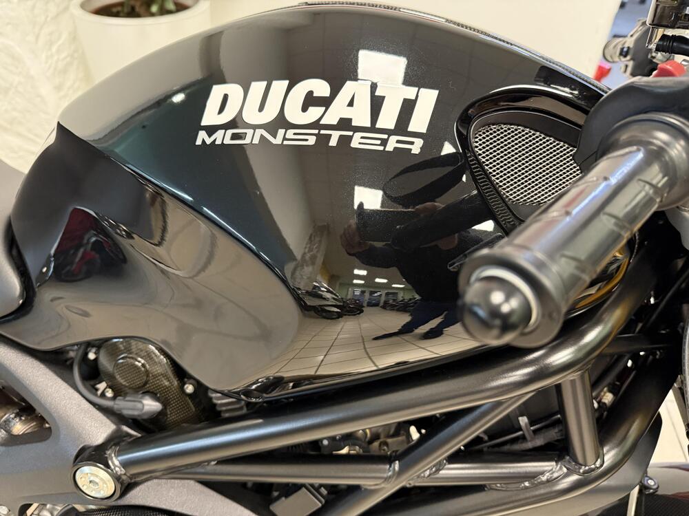 Ducati Monster 1100 (2009 -10) (15)