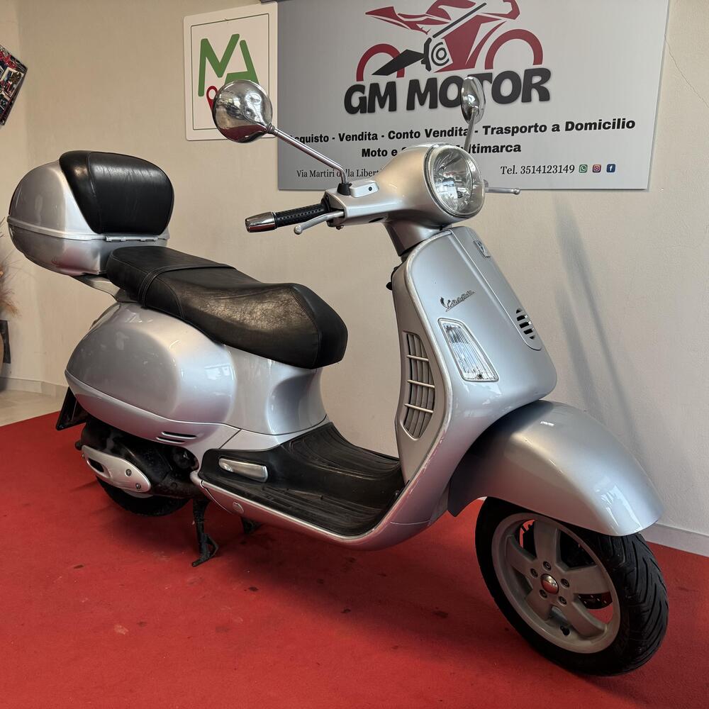 Vespa Granturismo 200 L (2)