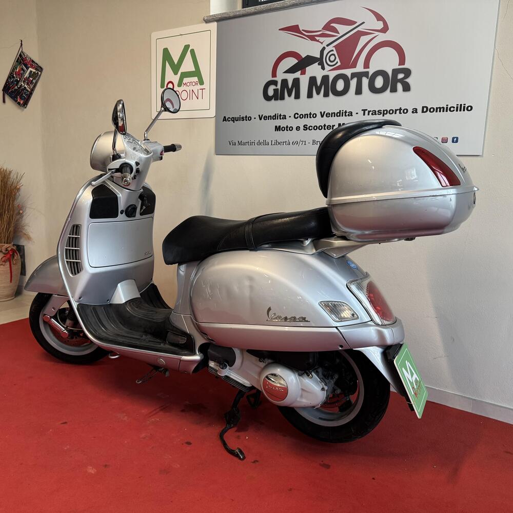 Vespa Granturismo 200 L (5)