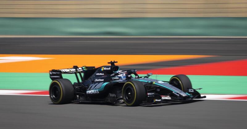 F1, Sprint GP Cina 2026 LIVE: Russell vince ancora a Shanghai! Ferrari batte McLaren ed Hamilton sale sul podio