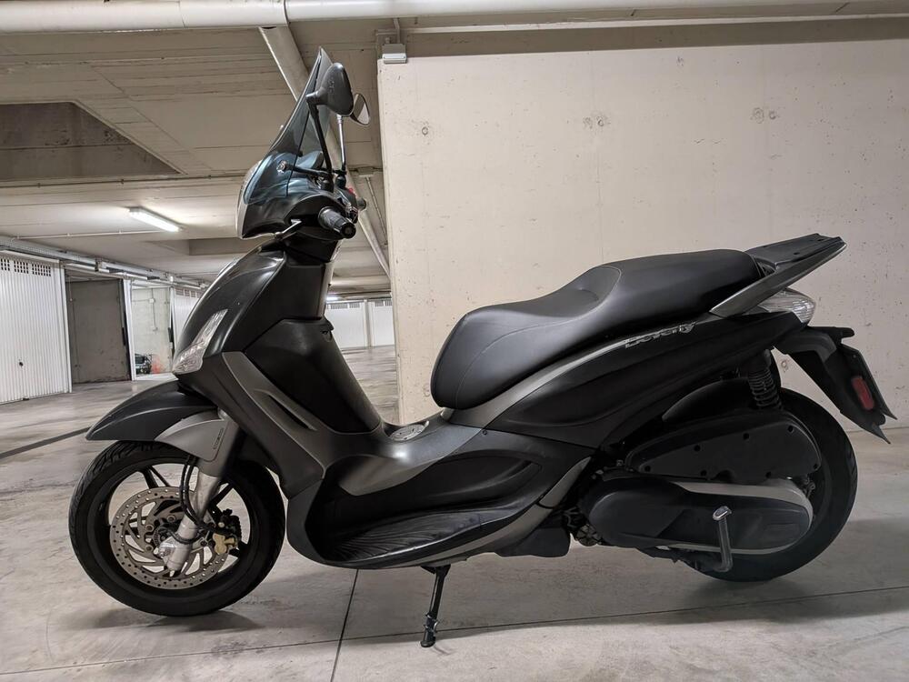 Piaggio Beverly 350 SportTouring ie ABS (2011 - 17) (2)