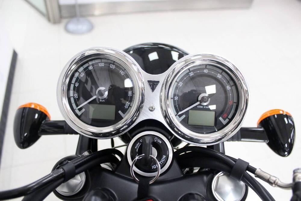 Triumph Bonneville T120 Black DGR Limited Edition (2023) (6)