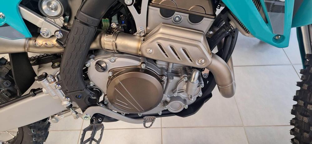 Kove MX250 R (2026) (2)