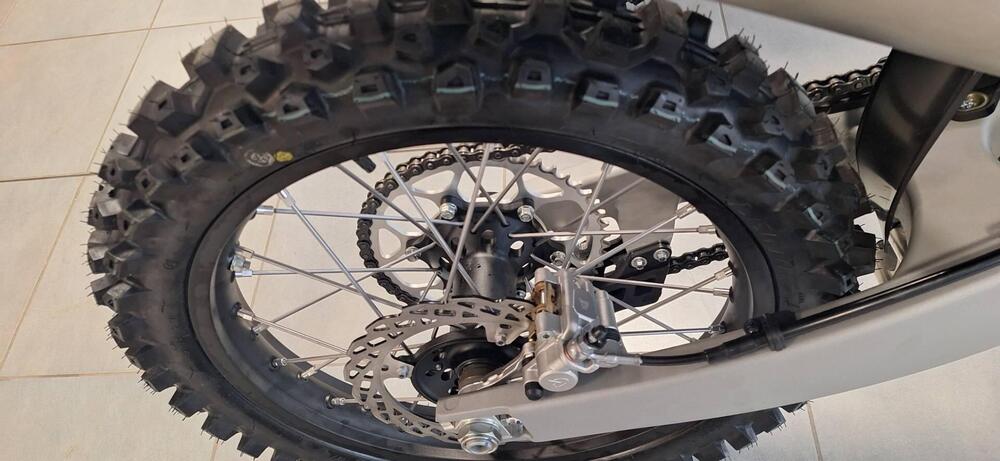 Kove MX250 R (2026) (8)