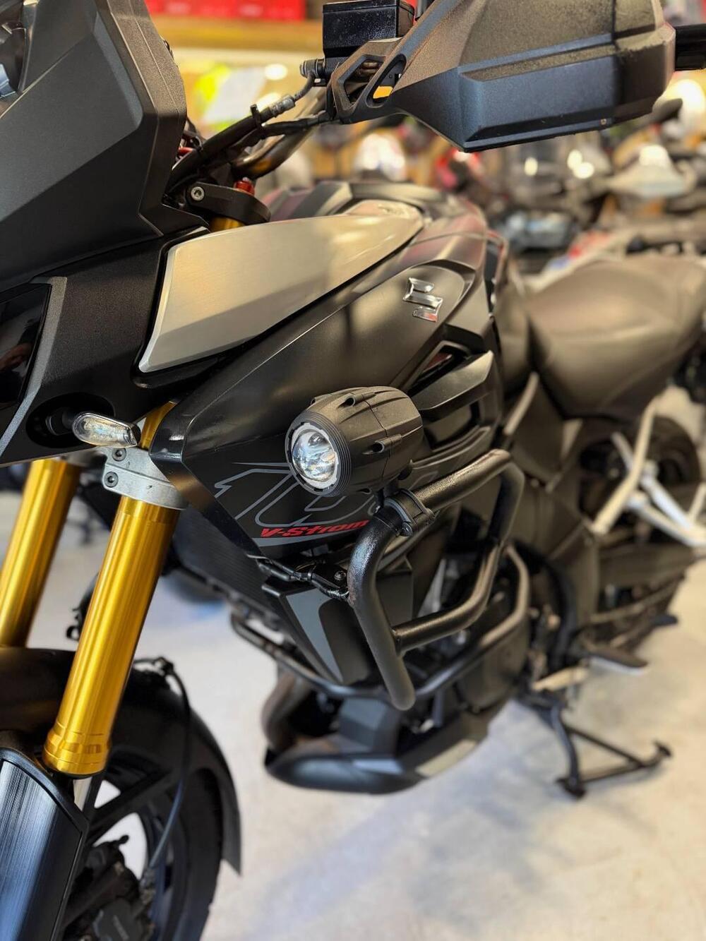 Suzuki V-Strom 1000 ABS No compromise LE (2015 - 17) (6)