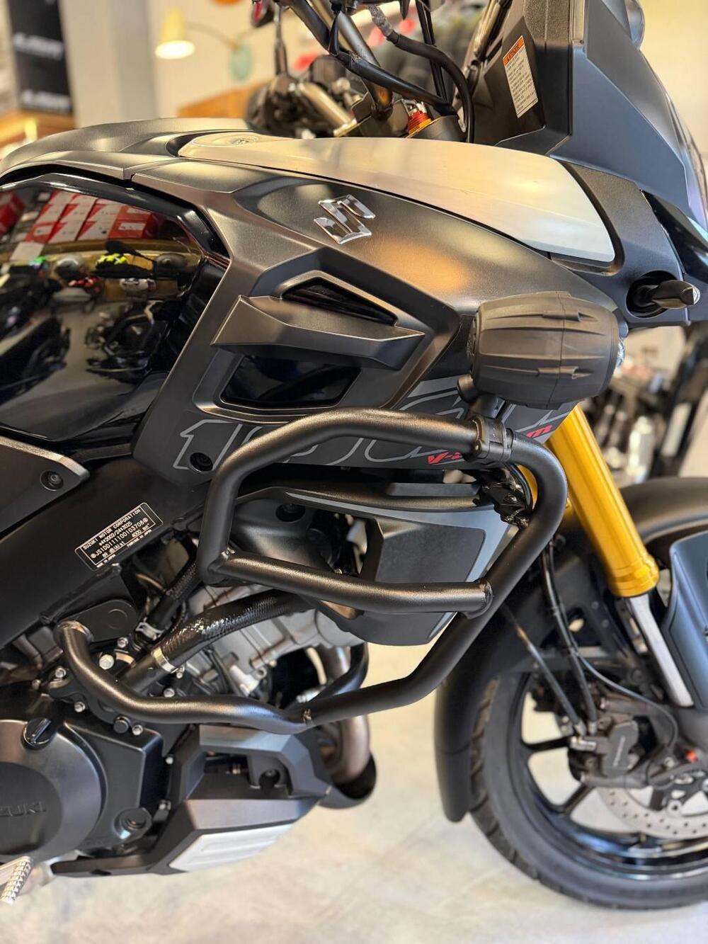 Suzuki V-Strom 1000 ABS No compromise LE (2015 - 17) (8)