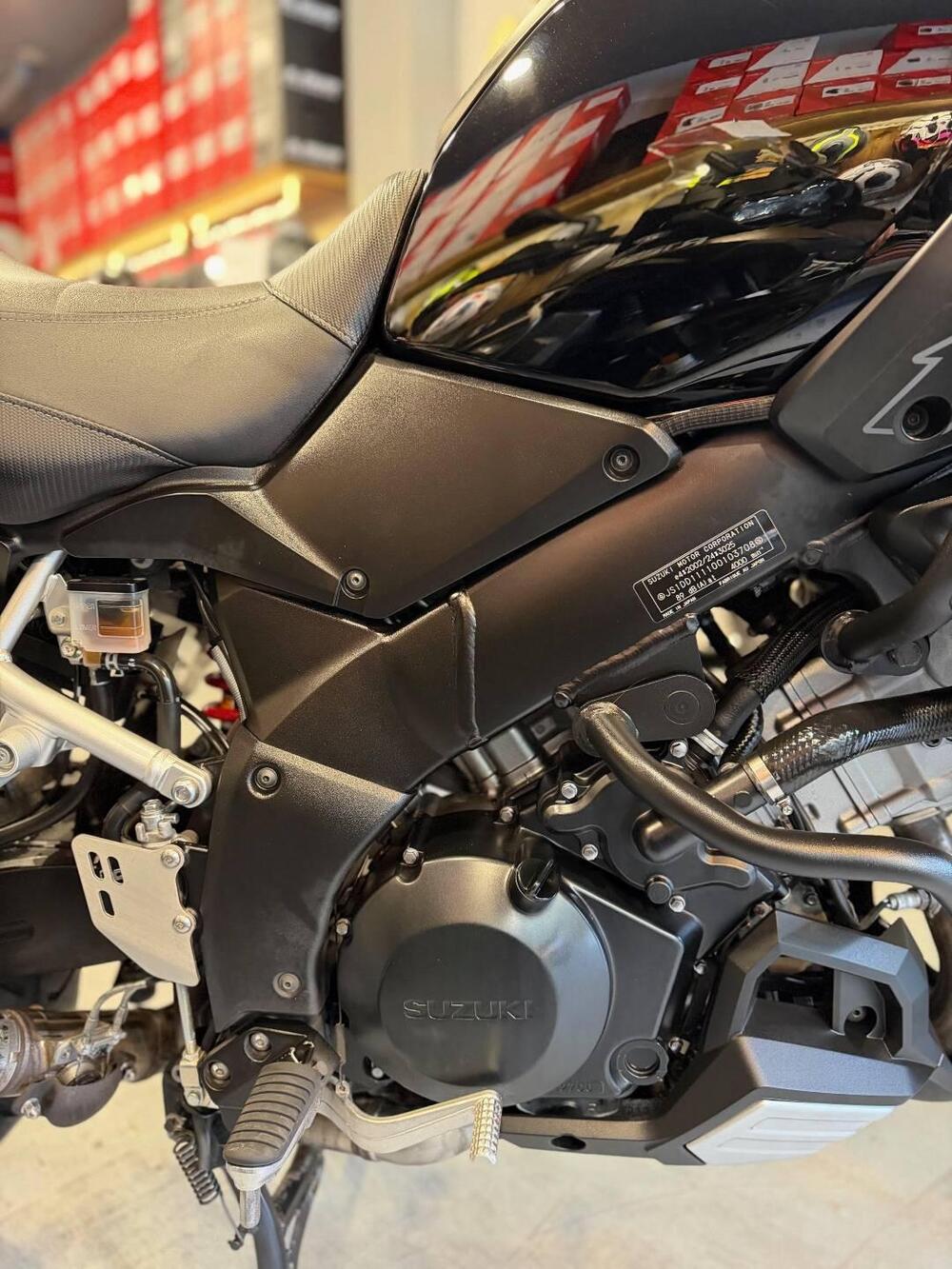 Suzuki V-Strom 1000 ABS No compromise LE (2015 - 17) (10)