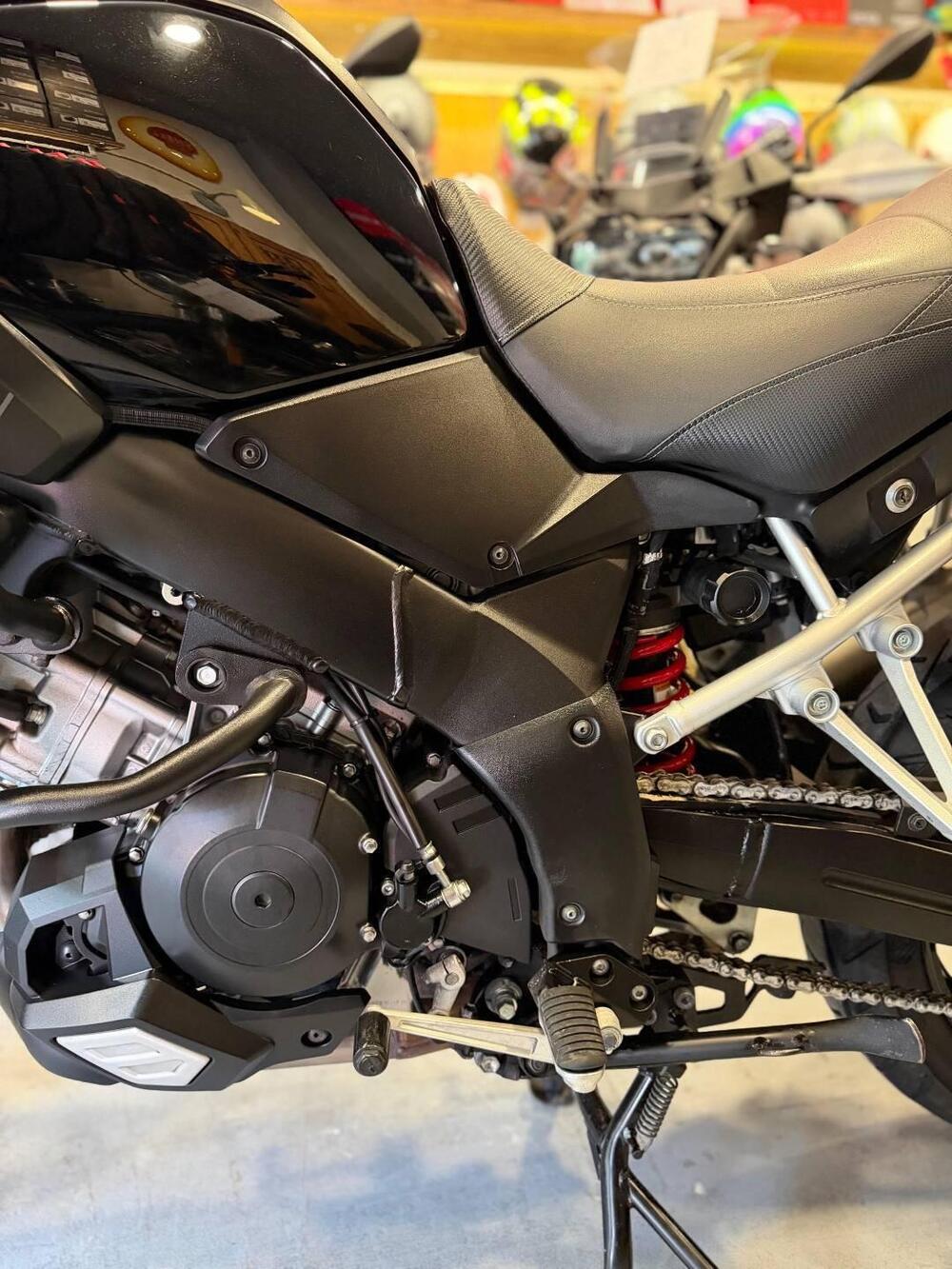 Suzuki V-Strom 1000 ABS No compromise LE (2015 - 17) (15)