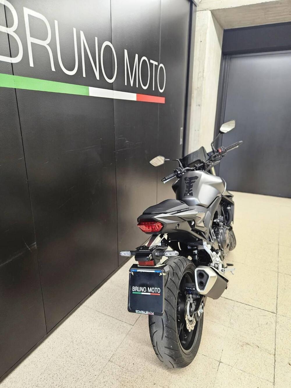 Honda CB 750 Hornet (2023 - 24) (4)