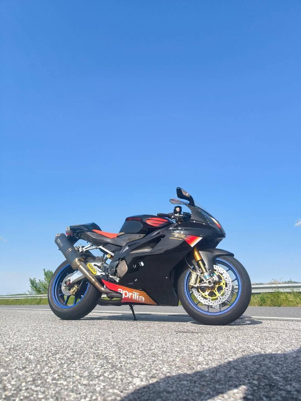 Aprilia RSV 1000 R Factory (2004 - 05) (7)