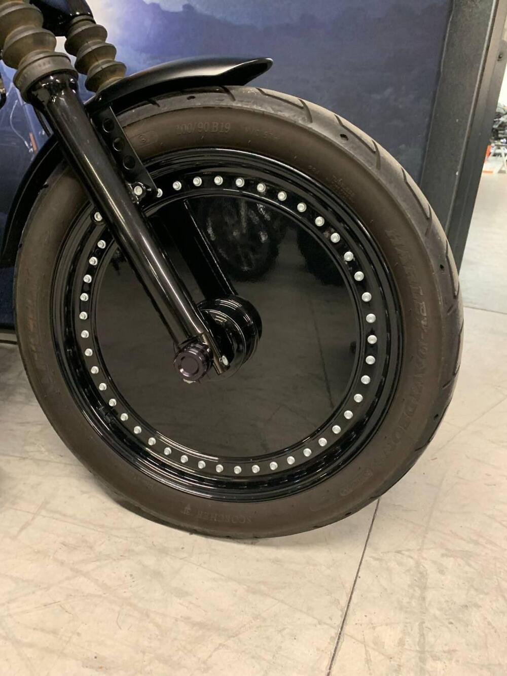 Harley-Davidson 883 Iron (2017 - 20) - XL 883N (4)