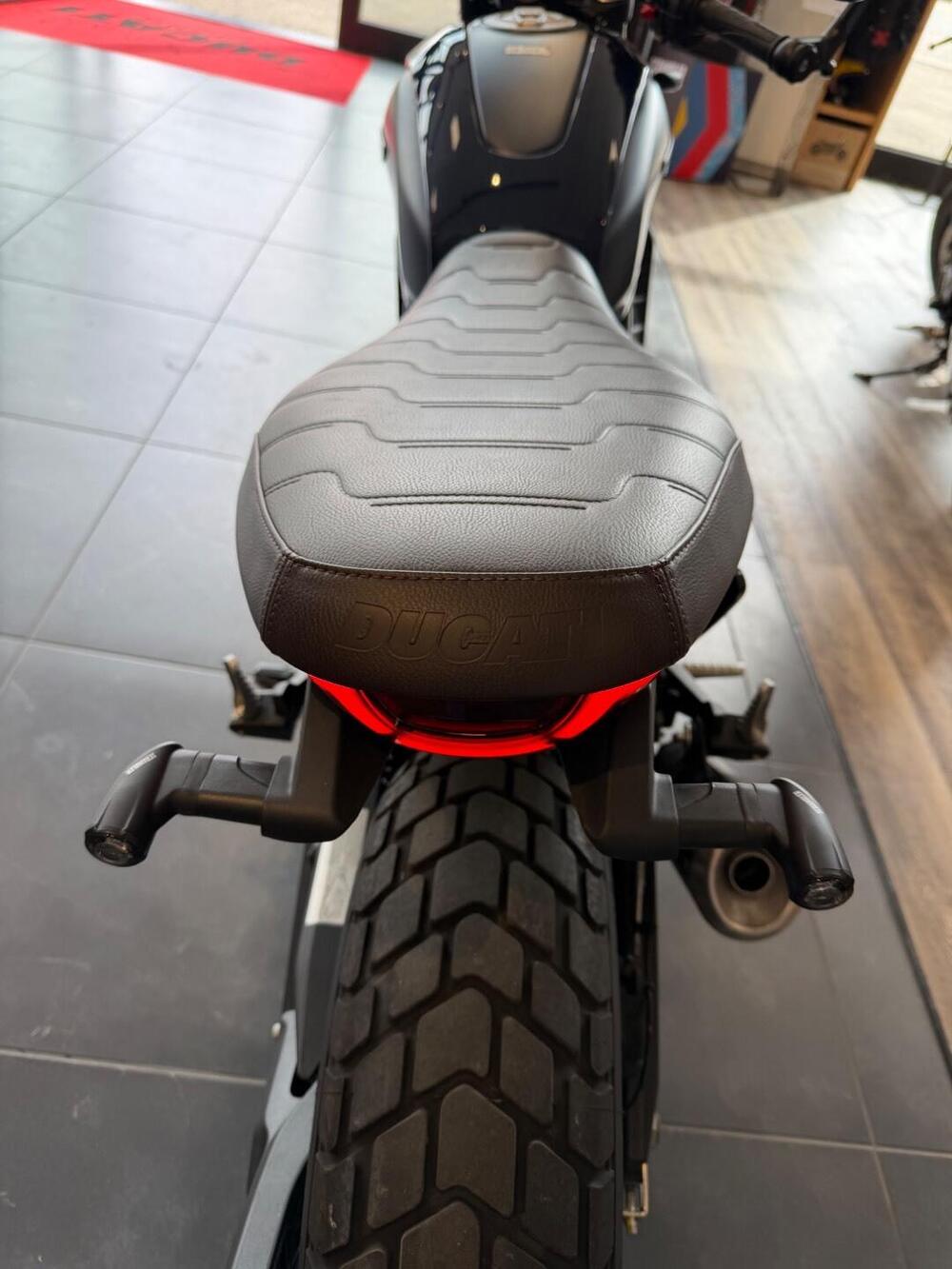 Ducati Scrambler 800 Nightshift (2025 - 26) (10)