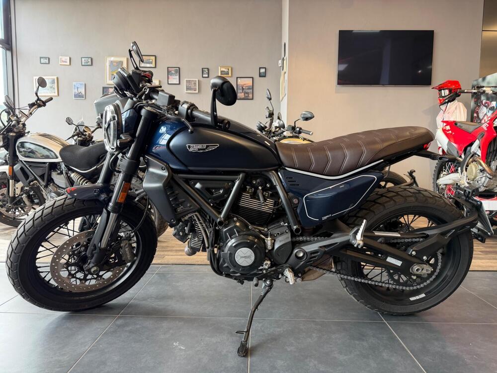 Ducati Scrambler 800 Nightshift (2025 - 26)