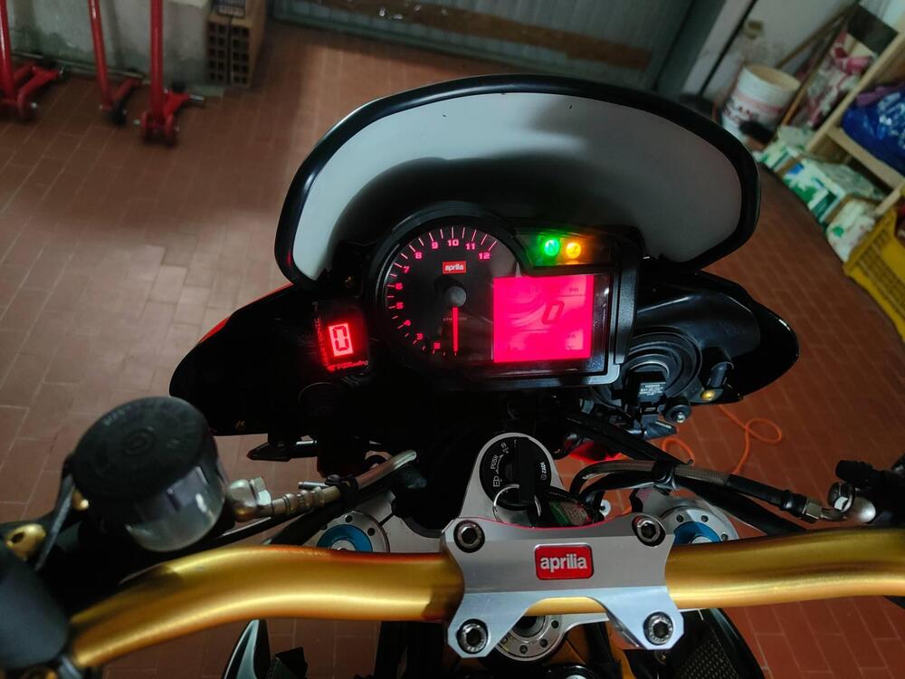 Aprilia Tuono 1000 R Factory (2006 - 11) (2)