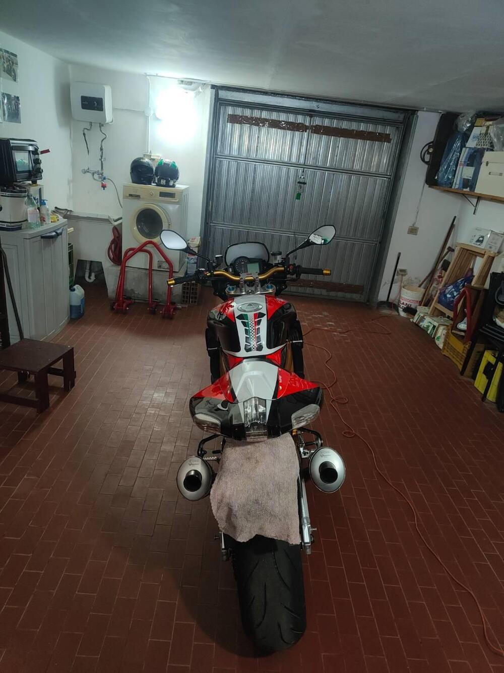 Aprilia Tuono 1000 R Factory (2006 - 11) (5)