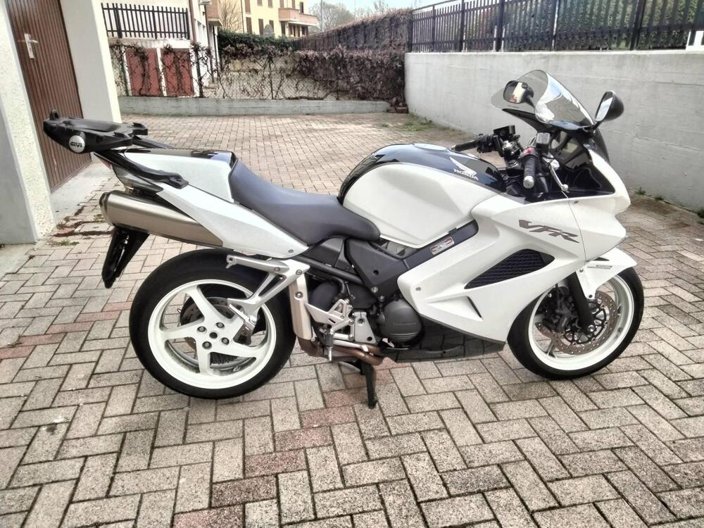 Honda VFR 800 (2006 - 13) (3)