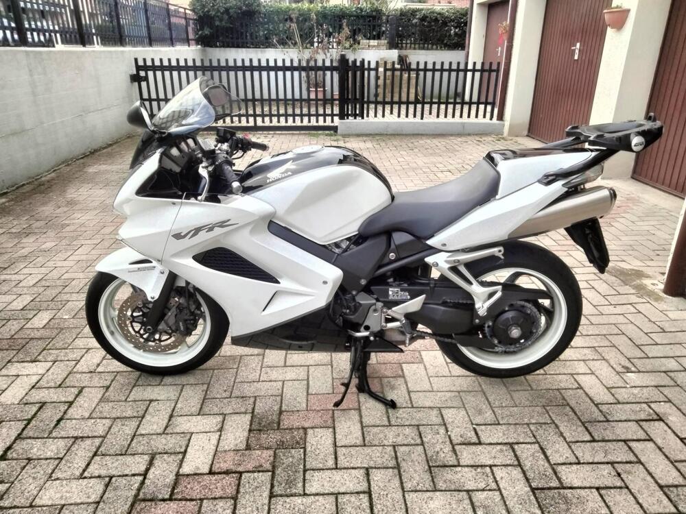 Honda VFR 800 (2006 - 13) (4)