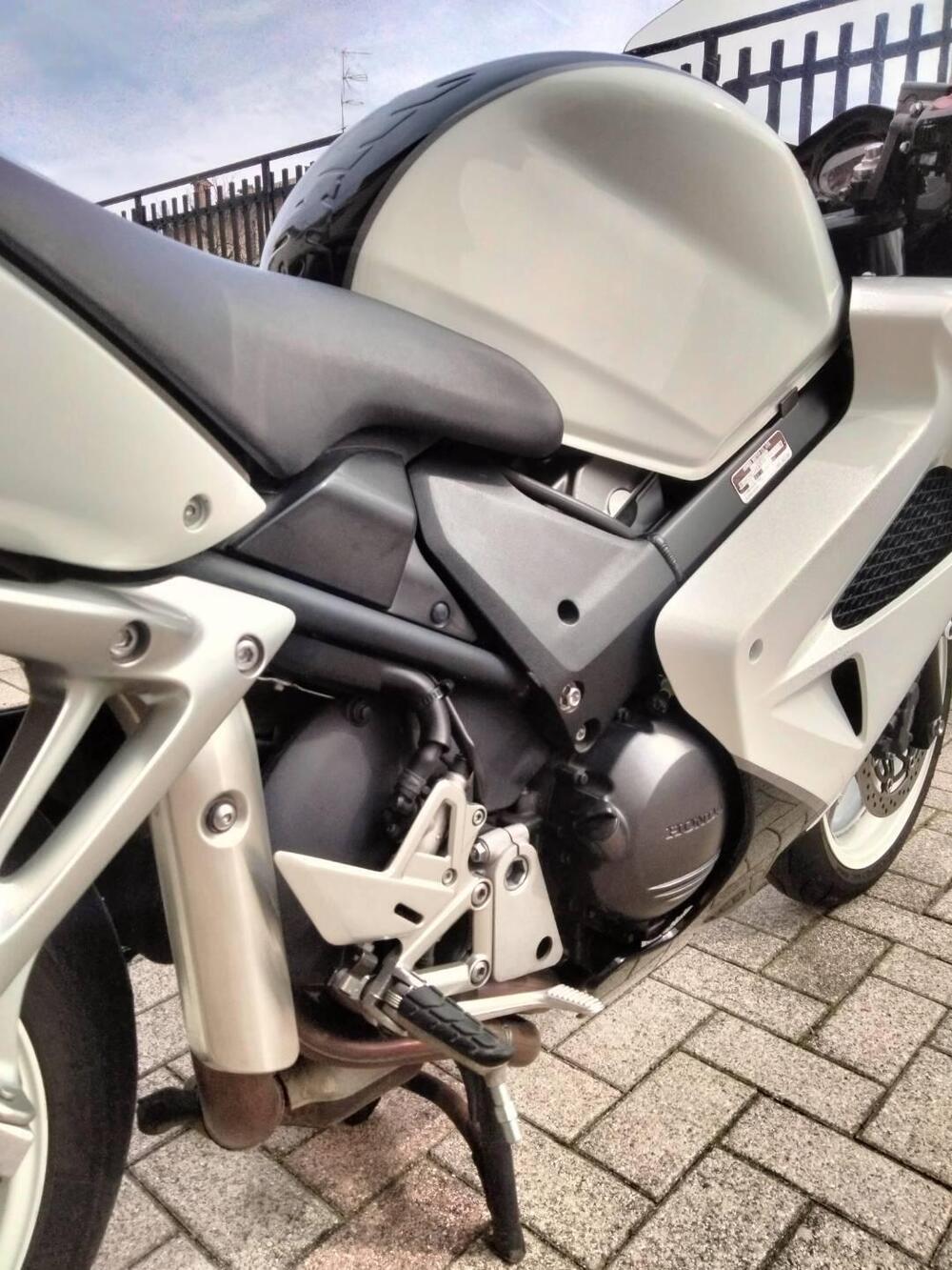 Honda VFR 800 (2006 - 13) (6)