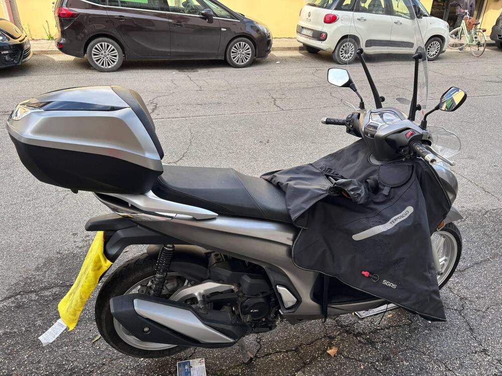 Honda SH 350 (2021 - 24) (3)