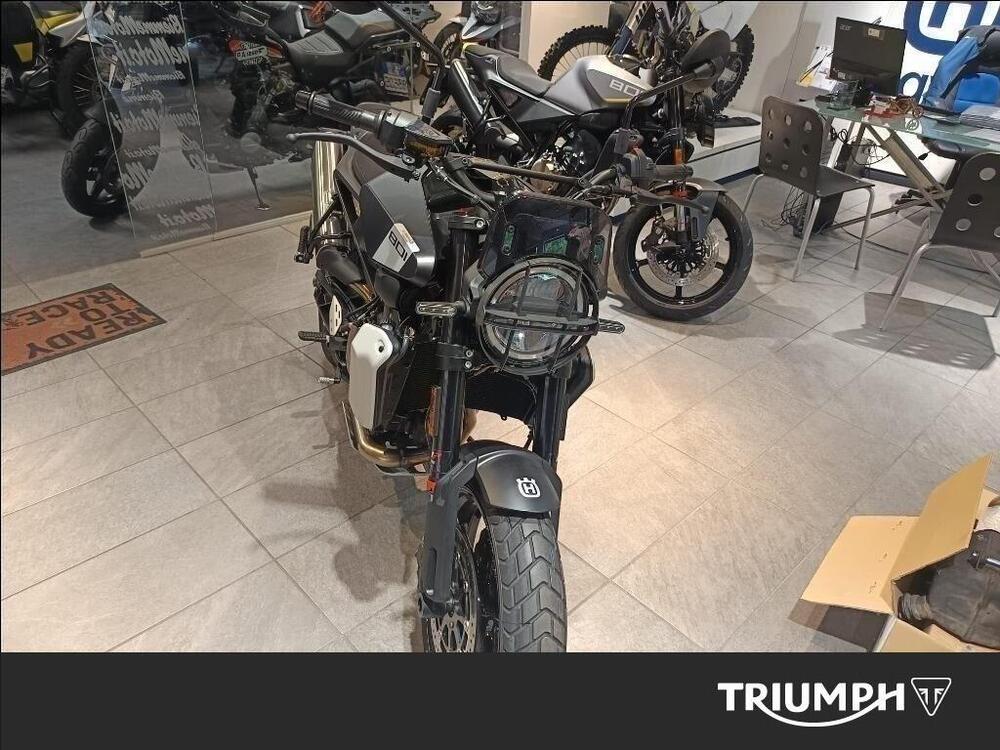 Husqvarna Svartpilen 801 (2024 - 26) (3)