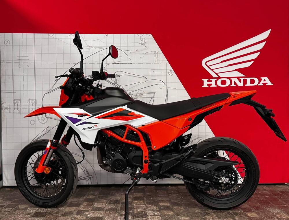 KTM 390 SMC R (2025 - 26) (3)