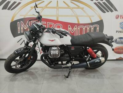 Moto Guzzi V7 Stone Ten (2024 - 25) nuova