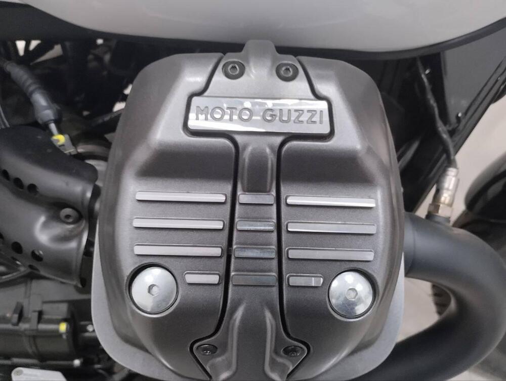 Moto Guzzi V7 Stone Ten (2024 - 25) (8)