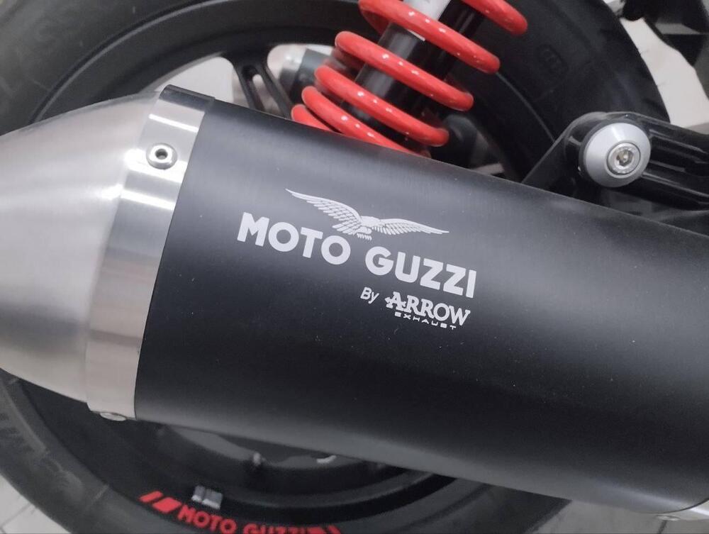 Moto Guzzi V7 Stone Ten (2024 - 25) (10)