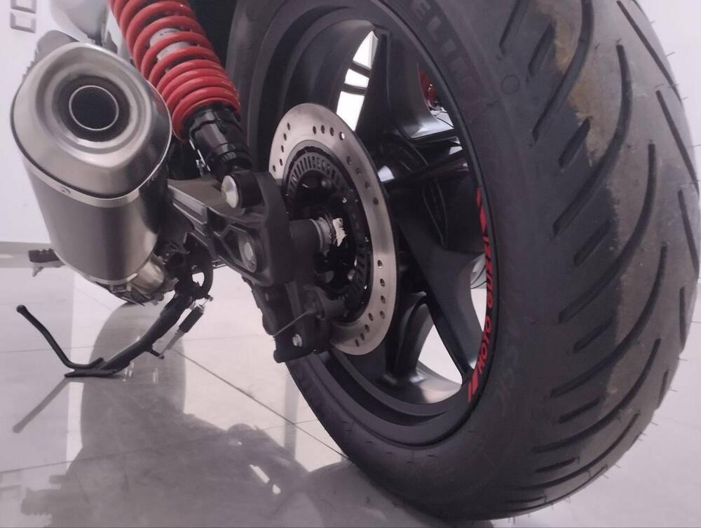 Moto Guzzi V7 Stone Ten (2024 - 25) (12)