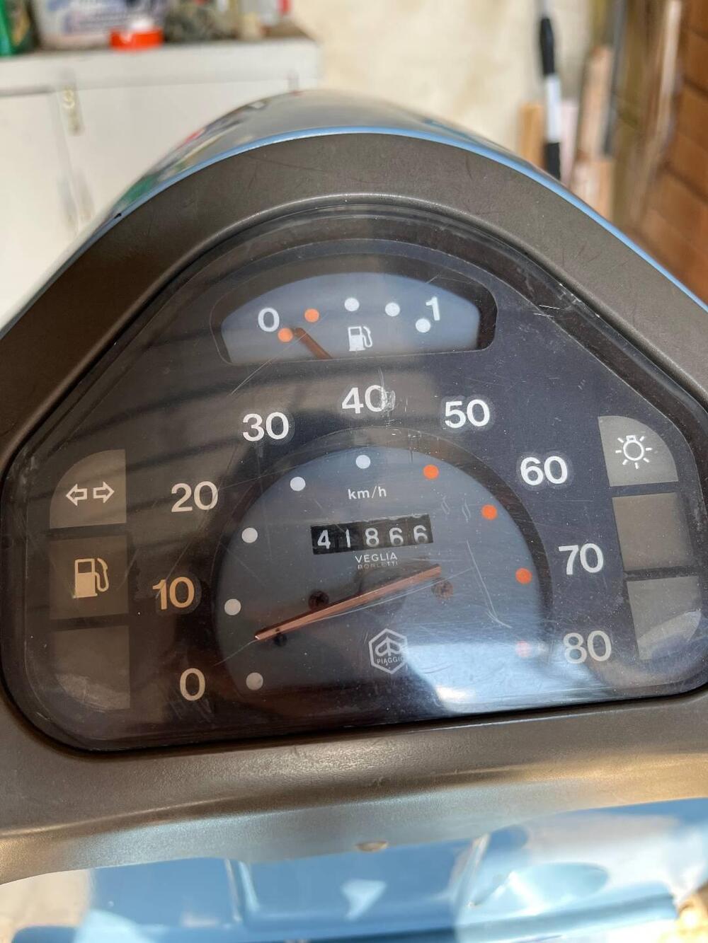 Piaggio vespa 50 V (5)