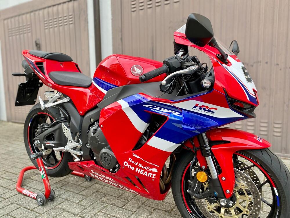 Honda CBR 600 RR (2024 - 26) (3)