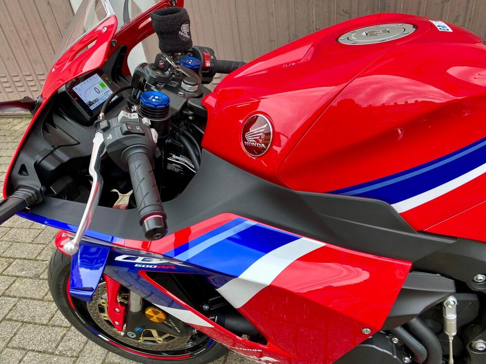 Honda CBR 600 RR (2024 - 26) (11)