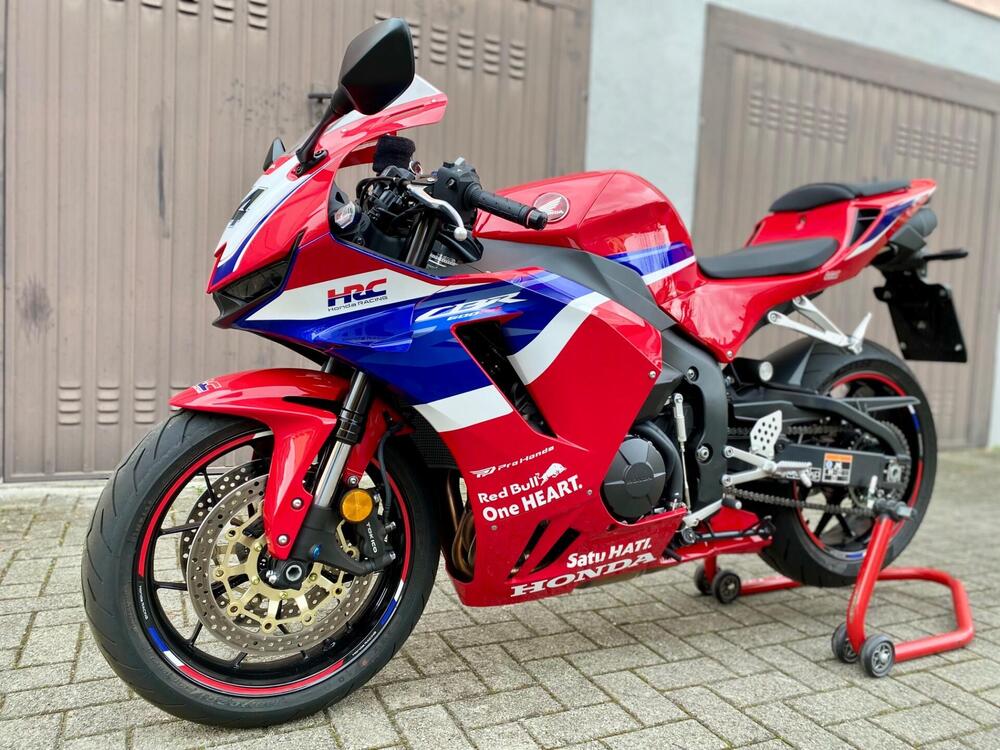 Honda CBR 600 RR (2024 - 26) (7)