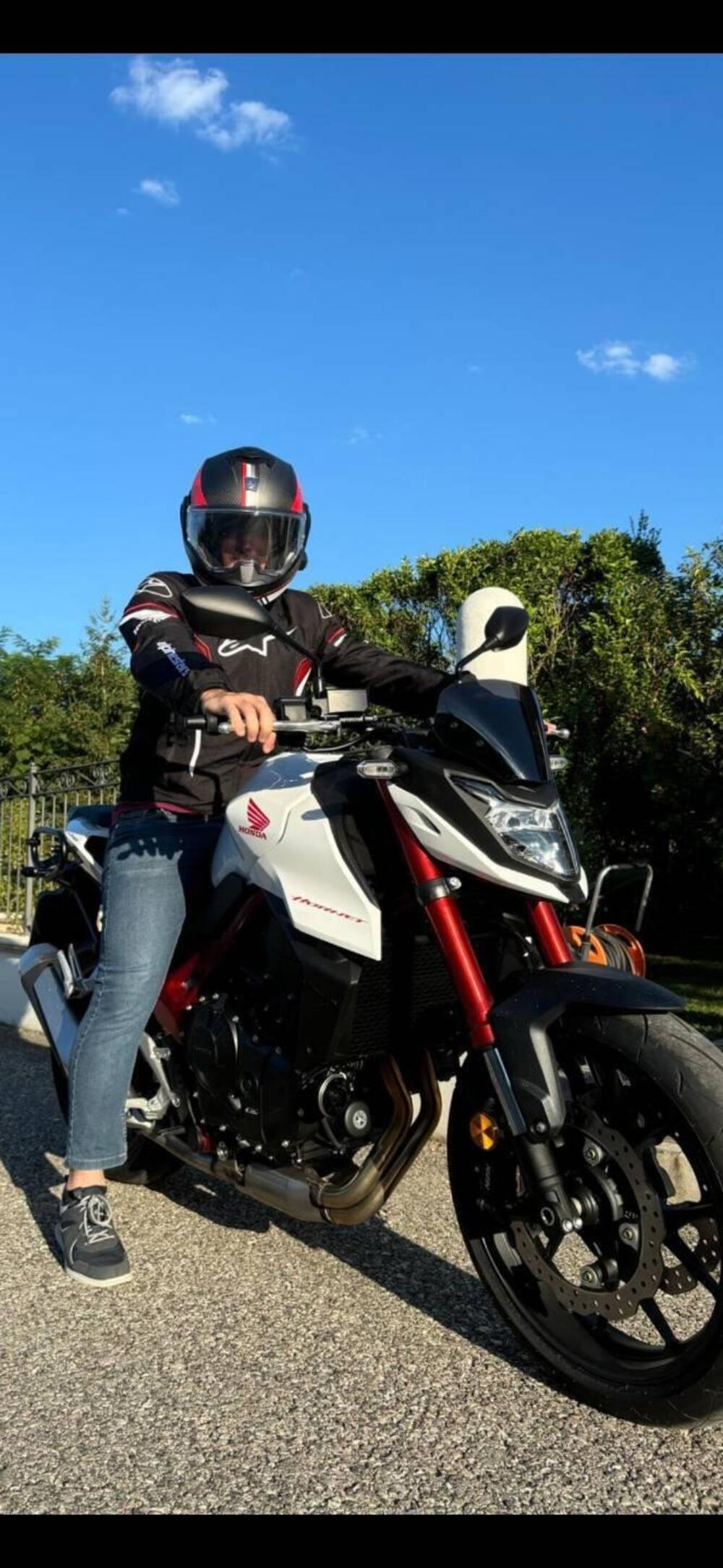 Honda CB 750 Hornet (2023 - 24) (4)