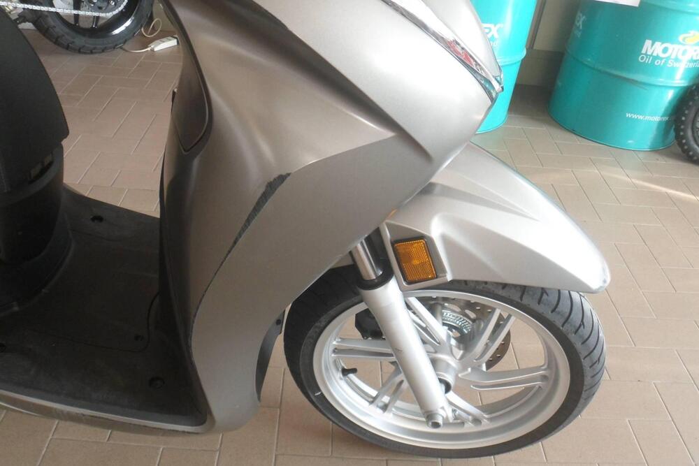 Honda SH 350 (2021 - 24) (9)