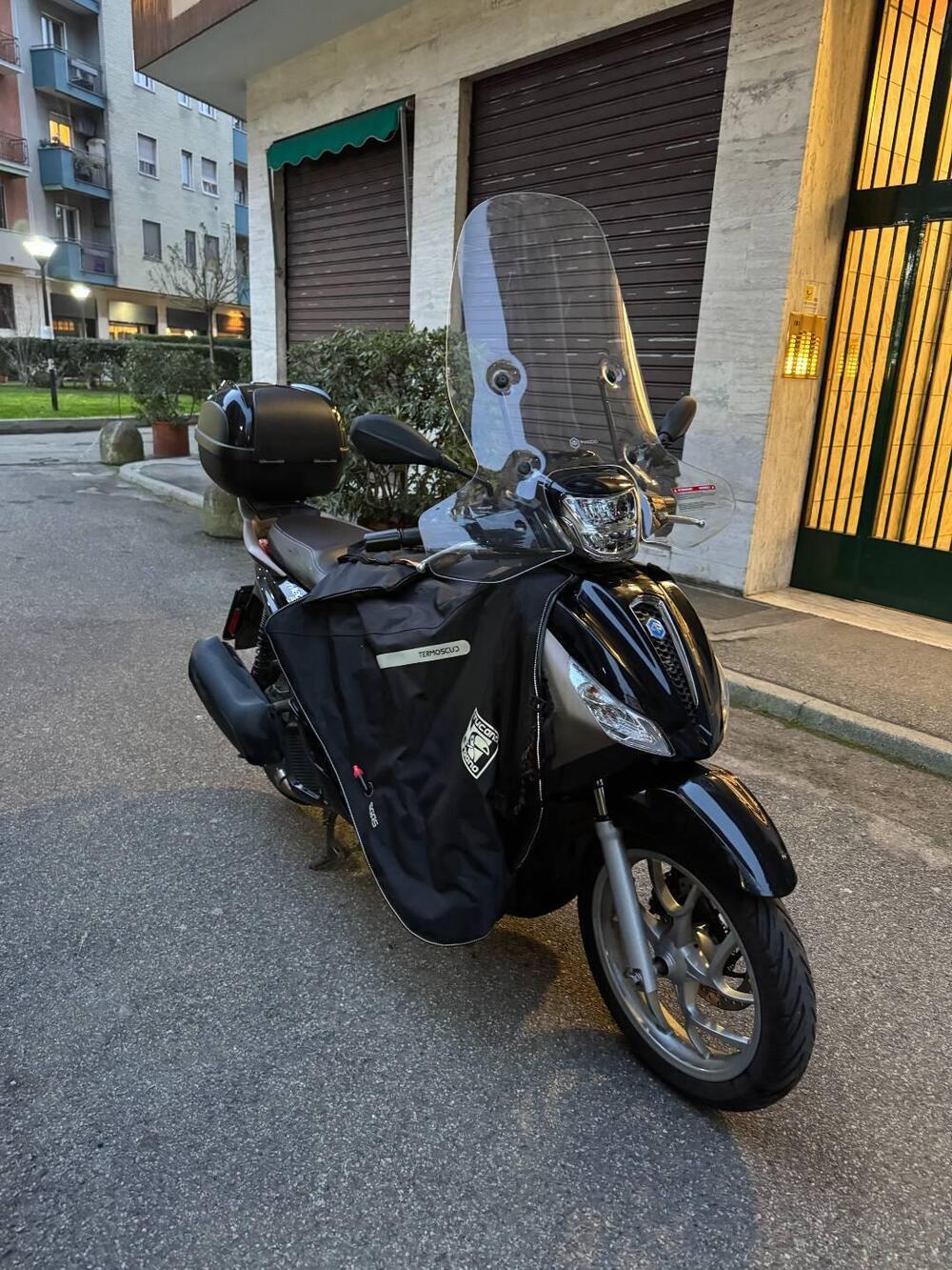 Piaggio Medley 150 ABS (2021 - 25) (4)