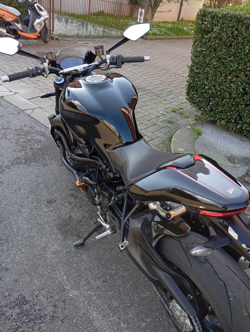 Ducati Monster 1200 R (2016 - 19) (12)