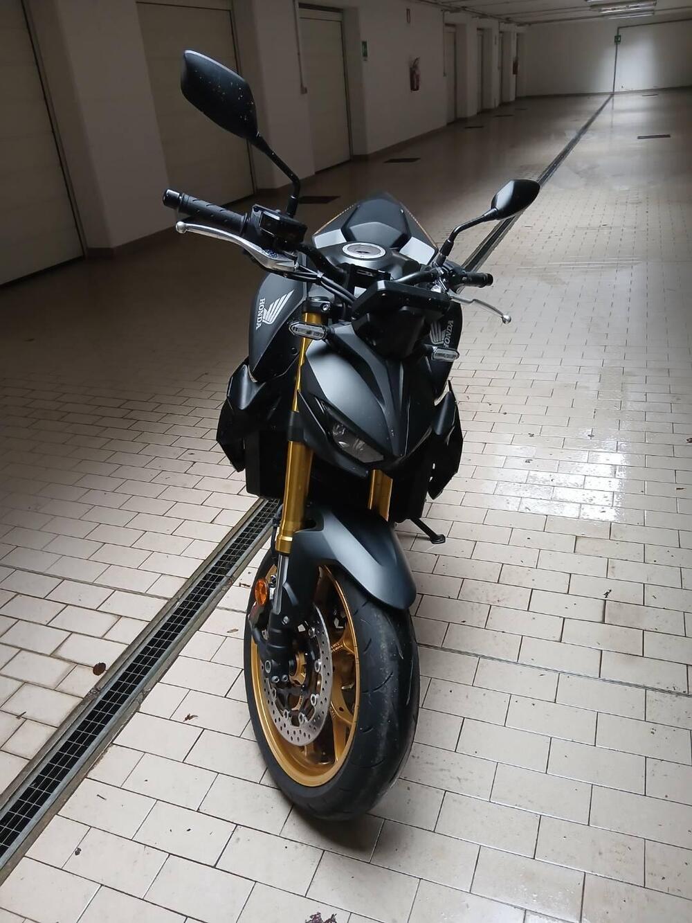 Honda CB 1000 Hornet (2025 - 26) (4)