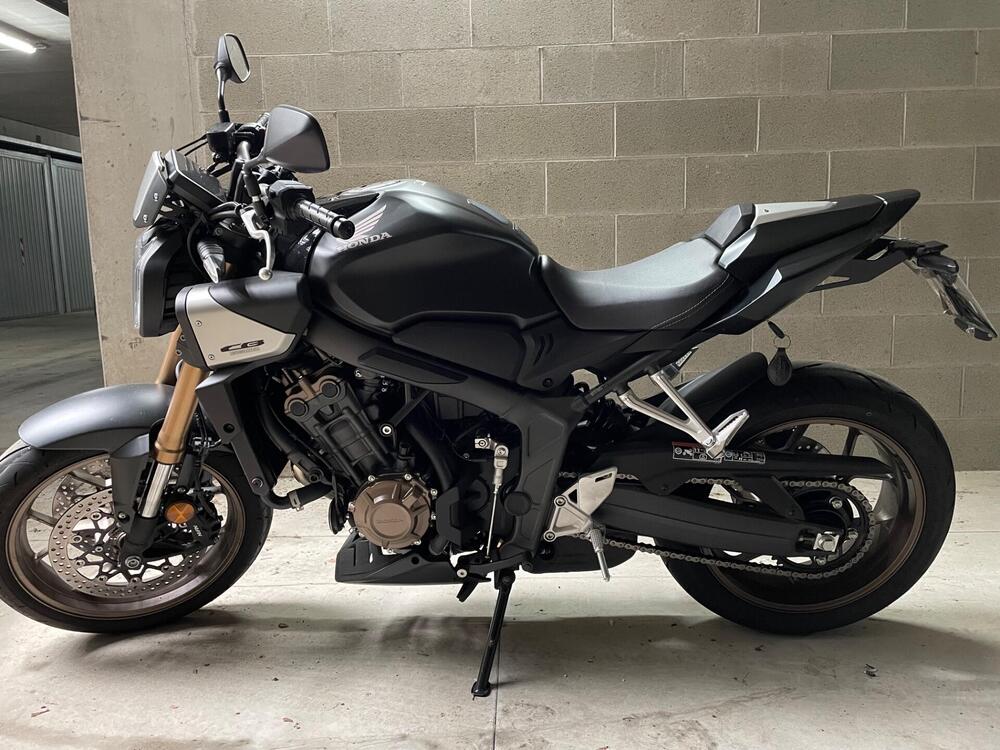 Honda CB 650 R (2024 - 25) (9)