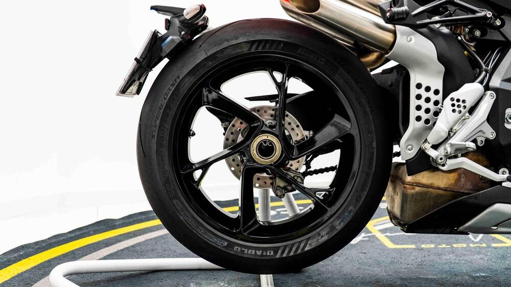 MV Agusta Brutale 1000 RS (2022 - 26) (17)