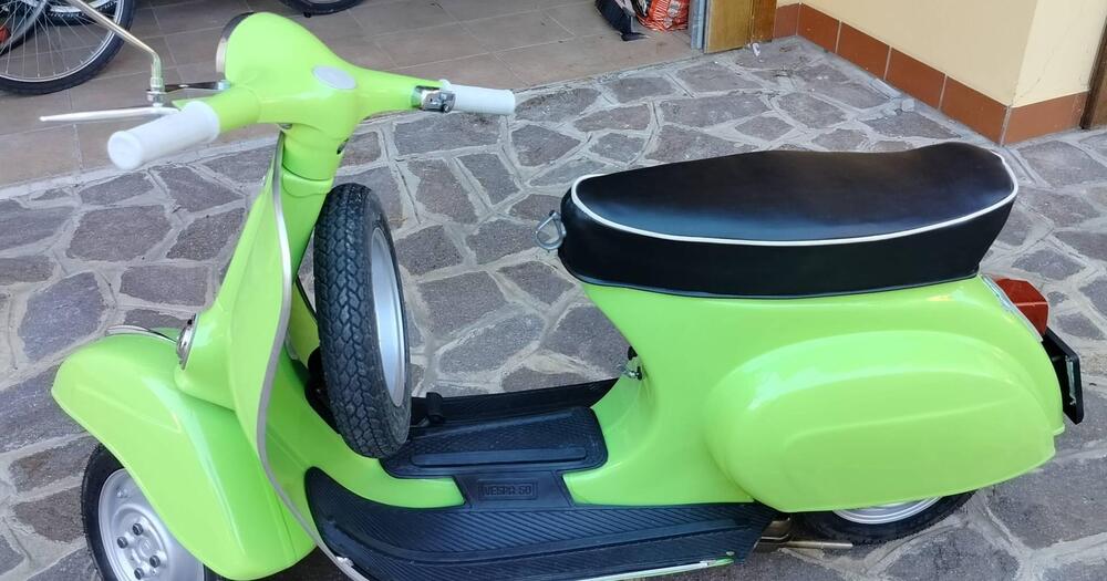 Piaggio VESPA 50 L (11)