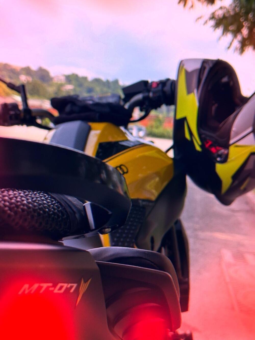 Yamaha MT-07 ABS (2014 - 16) (2)