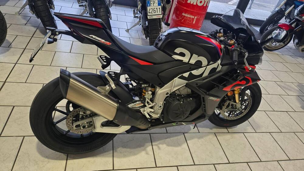 Aprilia RSV4 1100 Factory (2021 - 24) (3)