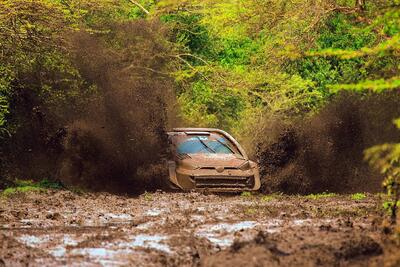 WRC26 #03 Kenya. D3. Raffica brutale di colpi di scena. Solberg e Ogier KO, Katsuta al comando