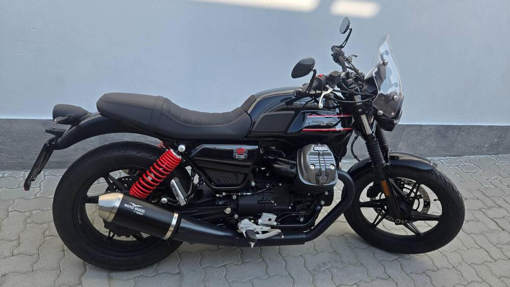 Moto Guzzi V7 Stone Special Edition (2022 - 25) (2)